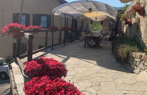 Merana Apartment | Apartment in Langa Astigiana farmhouse Cascina Galli
