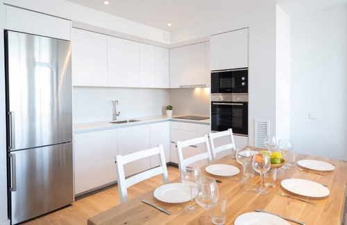 L'Escala Apartment | Apartment in L’Escala near Beaches & Pool