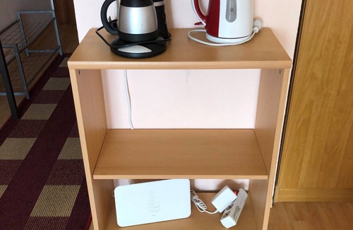 Hartenberg-Munchfeld Apartment | Apartment in Mainz - Wohn-schlafzimmer mit Kochnische und Bad