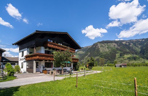 Maishofen Apartment | Apartment in Maishofen near Ski Slopes