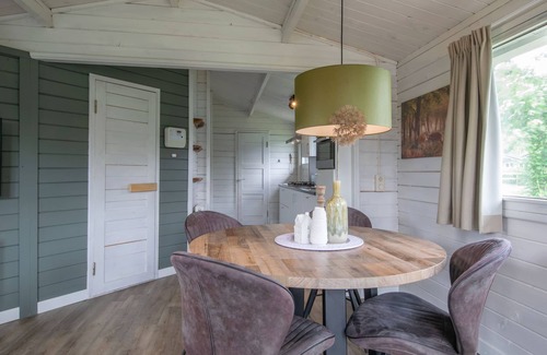Arcen Ski Chalet | Apartment in Netherlands near Nature Trails