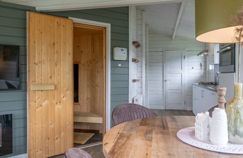 Arcen Ski Chalet | Apartment in Netherlands near Nature Trails