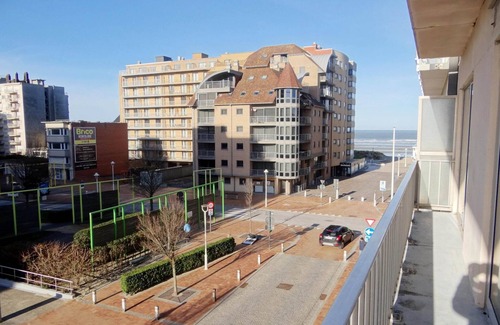 Nieuwpoort-aan-Zee Apartment | Apartment in Nieuwpoort near the Beach