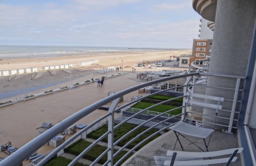 Nieuwpoort-aan-Zee Apartment | Apartment in Nieuwpoort near Sandy Beaches