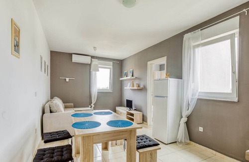 Novalja Apartment | Apartment in Novalja near Zrče Beach