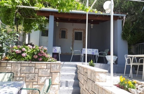 Borak Apartment | Apartment in Omiš with Seaview, Terrace, WIFI (161-2)