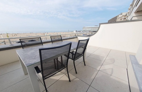 Mariakerke Apartment | Apartment in Ostend with Sea Views