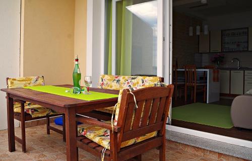 Poljana Apartment | Apartment in Poljana with sea view, terrace, air conditioning, WiFi 3617-4
