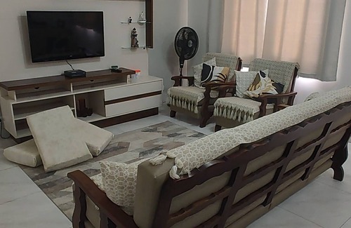Jardim Praiano Apartment | Apartment in Praia da Enseada 70 meters from the sea