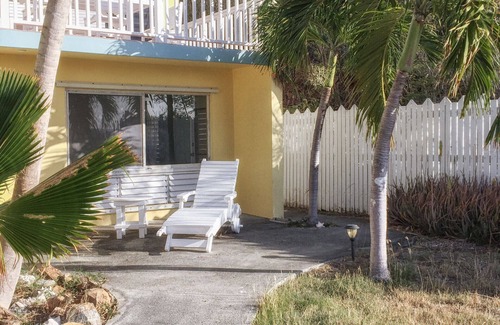Slob Apartment | Apartment In Private Villa With Pool And Short Walk To Beach.