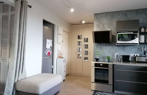 La Seyne-sur-Mer Apartment | Apartment in quiet, guarded residence close to beaches and shops