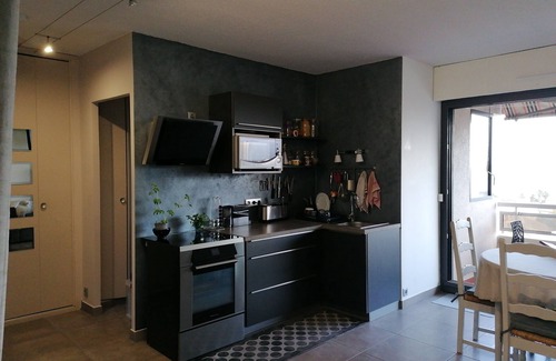La Seyne-sur-Mer Apartment | Apartment in quiet, guarded residence close to beaches and shops