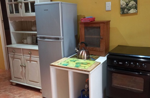 Ethekwini Apartment | Apartment in quiet, leafy suburb-safe parking, own entrance-keys and gate remote