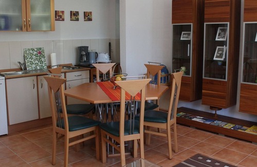 Carinerland Apartment | Apartment in Ravensberg with BBQ, Terrace, Fenced