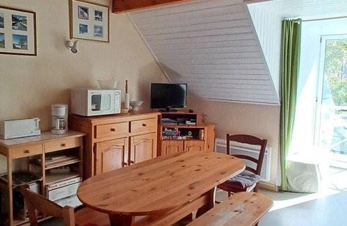 Esquieze-Sere Apartment | Apartment in residence with pool, near all amenities