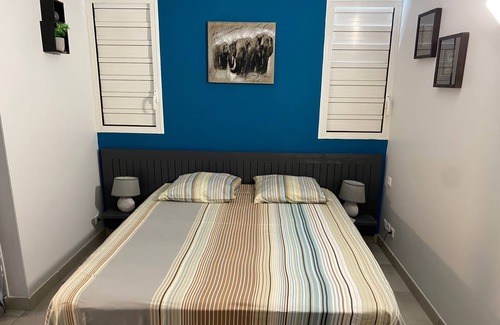Tartane Apartment | Apartment in residence near the beach