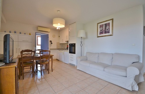 Uzes Apartment | Apartment in residence with swimming pool and parking