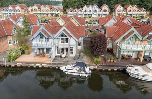Rheinsberg House | Apartment in Rheinsberg with Private Dock