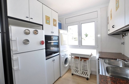 Roses Town Center Apartment | Apartment in Roses with Stunning Sea Views