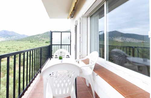 Roses Town Center Apartment | Apartment in Roses with Sea Views & Pool