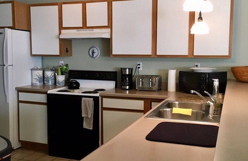 Carbondale Apartment | Apartment in spectacular mountain location viewing the red cliffs of Redstone.