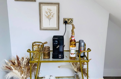 Tower Hamlets Apartment | Apartment in Stepney Green