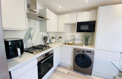 Tower Hamlets Apartment | Apartment in Stepney Green