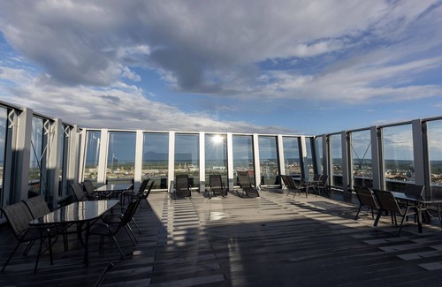 West Pomeranian Voivodeship Apartment | Apartment in Szczecin with Pool and Terrace