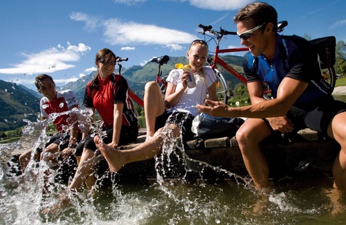 Taxenbach Apartment | Apartment in Taxenbach with Garden, Garden Furniture, BBQ