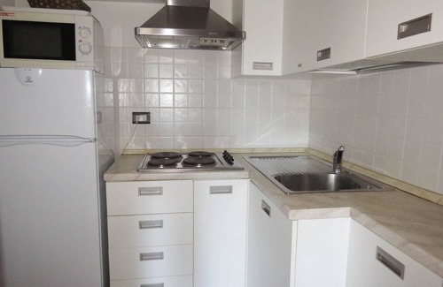 Pomaia Apartment | Apartment in terraced house with two terraces -gardens, 2-room-5 people