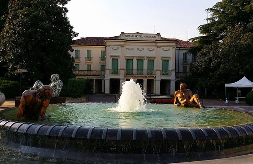 Abano Terme Apartment | Apartment in the center of Abano Terme. WIFI, free air conditioning.