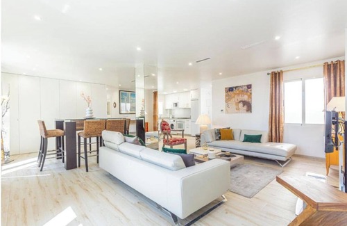 Alicante City Centre Apartment | Apartment in the center of Alicante and 100 meters from the beach.