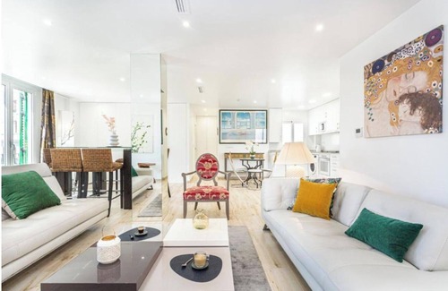 Alicante City Centre Apartment | Apartment in the center of Alicante and 100 meters from the beach.