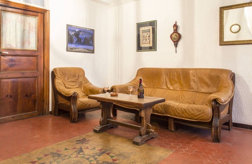 Puget-Theniers Apartment | Apartment in the heart of the village
