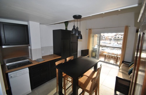 Saint-Cyprien Plage Apartment | Apartment in the heart of the Marina overlooking the little port