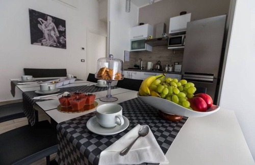 Castellammare House | Apartment in the historic center with three bedrooms and en-suite bathrooms