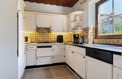 Griesstatt Apartment | Apartment in the Holiday Home 'Griesstätt' with Mountain View, Private Terrace and Wi-Fi