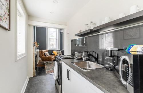 Hamilton Apartment | Apartment in the James South Neighborhood
