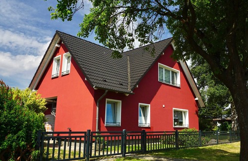 Kroeslin Apartment | Apartment in the red house - apartment