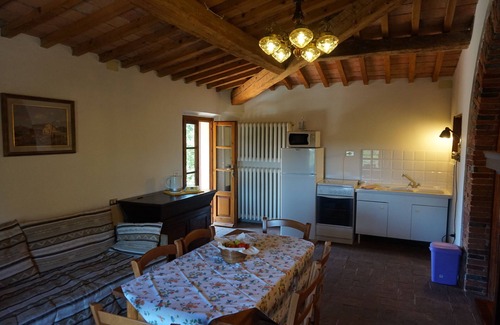 Fauglia Apartment | Apartment in the Tuscan countryside wifi/parking