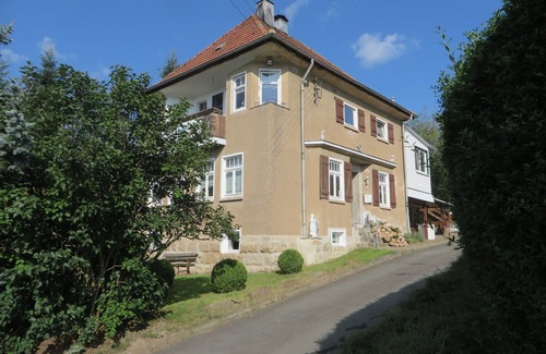 Stadtroda Apartment | Apartment in the villa Sonnenschein Stadtroda. 2 bedrooms 4 beds