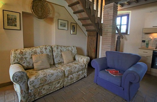 Todi Apartment | Apartment in Todi with Pool & History