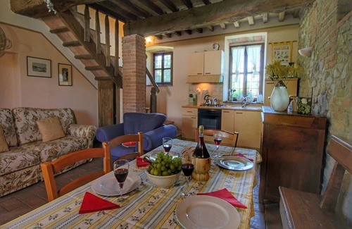 Todi Apartment | Apartment in Todi with Pool & History