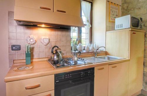 Todi Apartment | Apartment in Todi with Pool & History