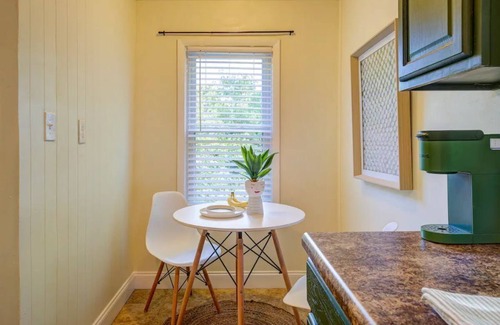 Johnson City Apartment | Apartment in Tree Streets, beautiful, safe and quiet