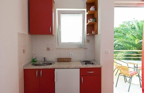 Tucepi Apartment | Apartment in Tučepi with Terrace, Air condition, WIFI, Washing machine (202-3)