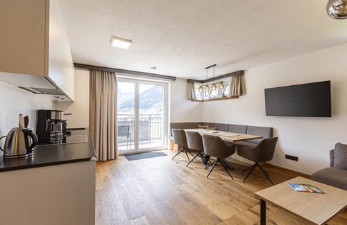Lermoos Apartment | Apartment in Tyrol with hot tub