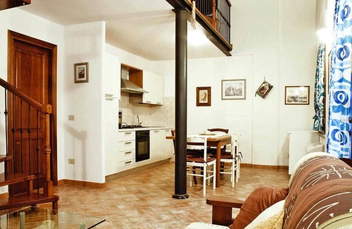 Fucecchio Apartment | Apartment in Vinci with Pool & Wellness