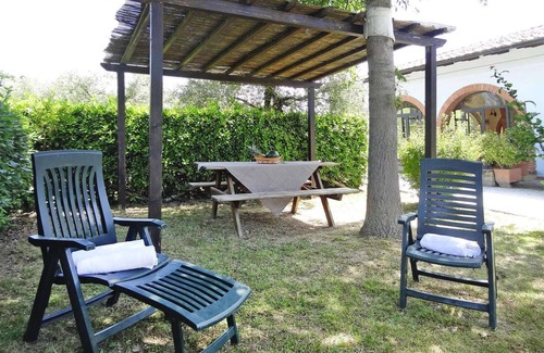 Fucecchio Apartment | Apartment in Vinci with Pool & Wellness