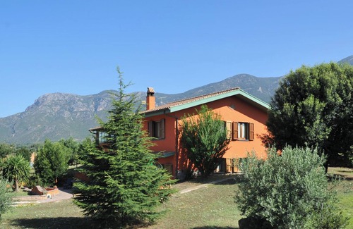 Iglesias House | Apartment in villa 15 km from the sea, sleeps 3 with large private garden